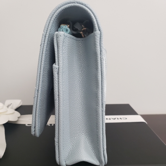 Chanel WOC, blue, light gold hw, caviar, BNIB - Picture 4 of 16